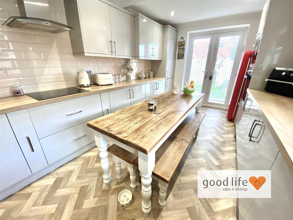 Property photo 2 of 21 20260218_142635654_Ios7Norwayavenue.Jpg