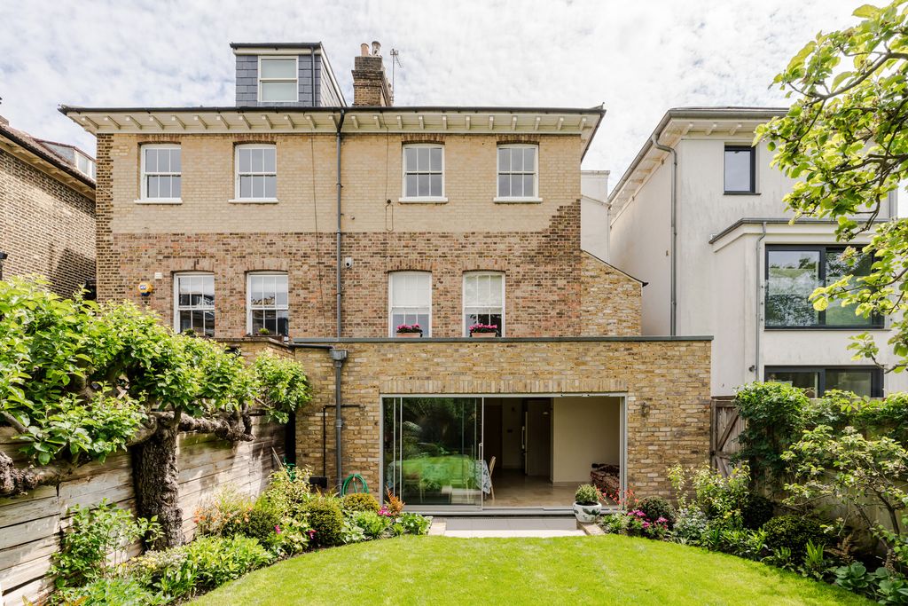Property photo 2 of 34 283018 - 1 Charlwood Road-71.Jpeg