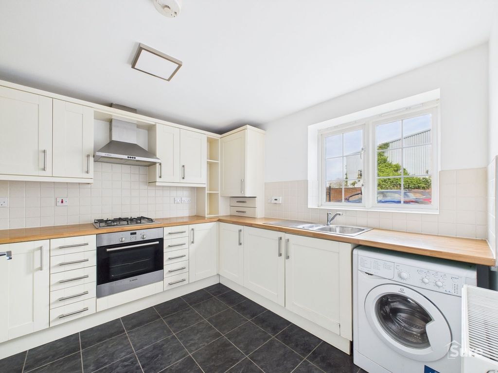 Property photo 3 of 15 Kitchen