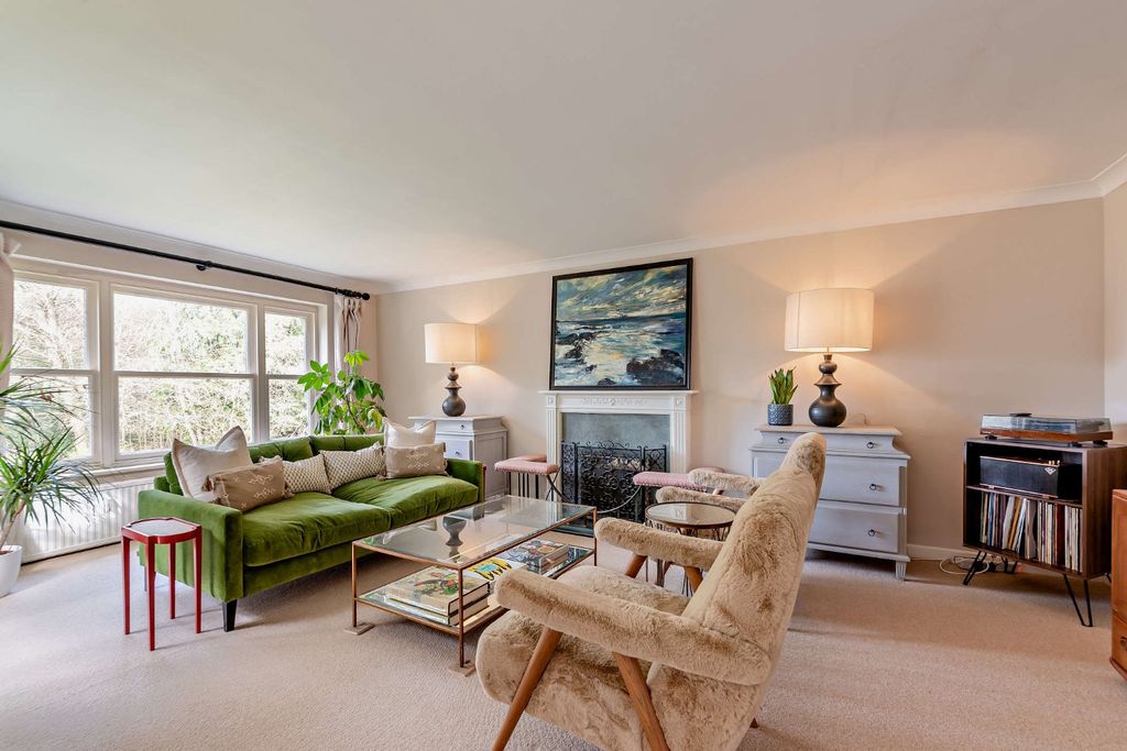 Additional image 6 of 6 bed detached house for saleHorris Hill, Newbury, Berkshire RG20