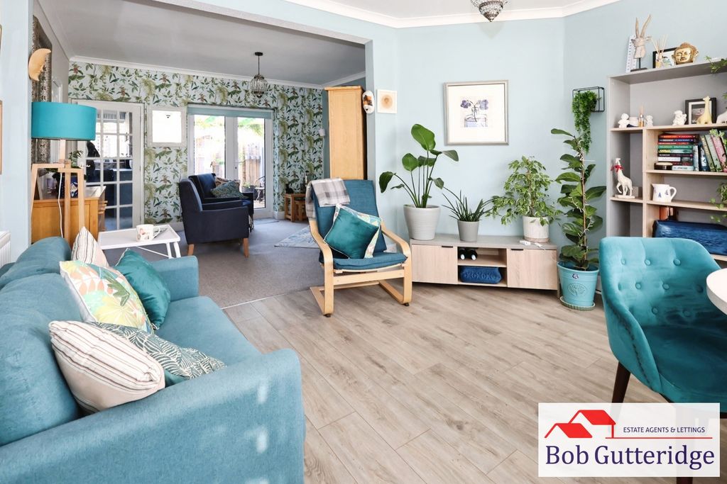 Property photo 3 of 34 Open Plan Through Lounge / Diner