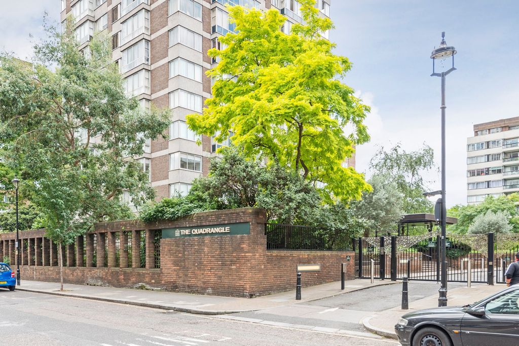 Property photo 2 of 2 External