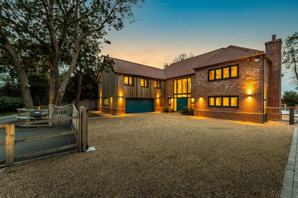 Property photo 1 of 30