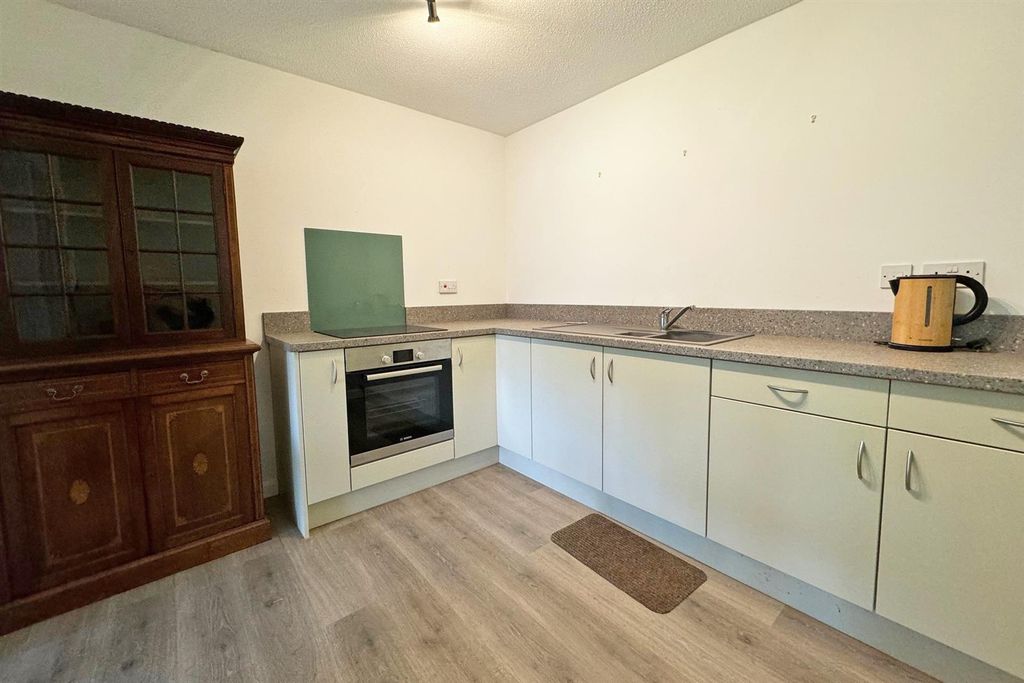Property photo 2 of 10 22.Jpg
