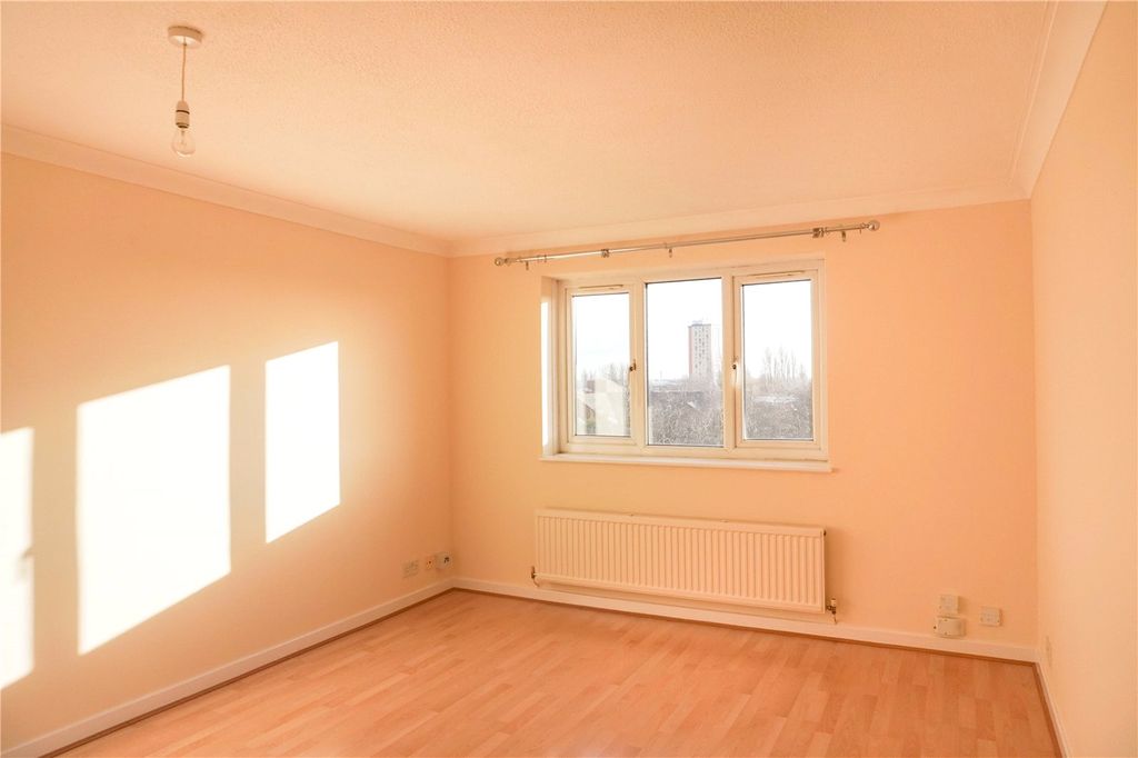 Property photo 2 of 9 Picture No. 01