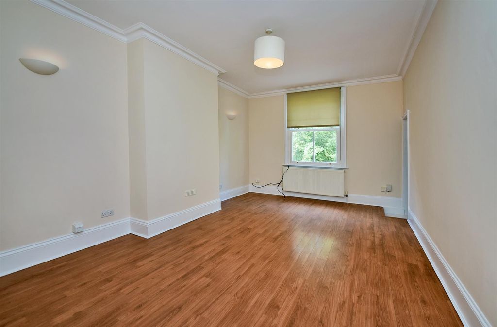 Property photo 3 of 8 Frmogcoq_0i2Iuisd6Vurw.Jpg