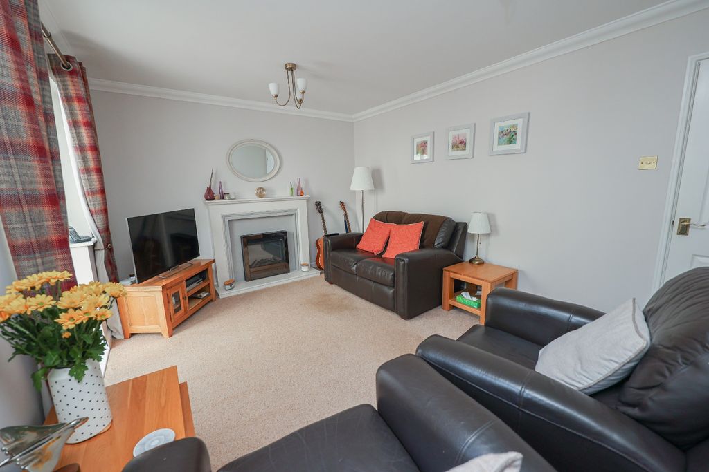 Property photo 2 of 25 4401761