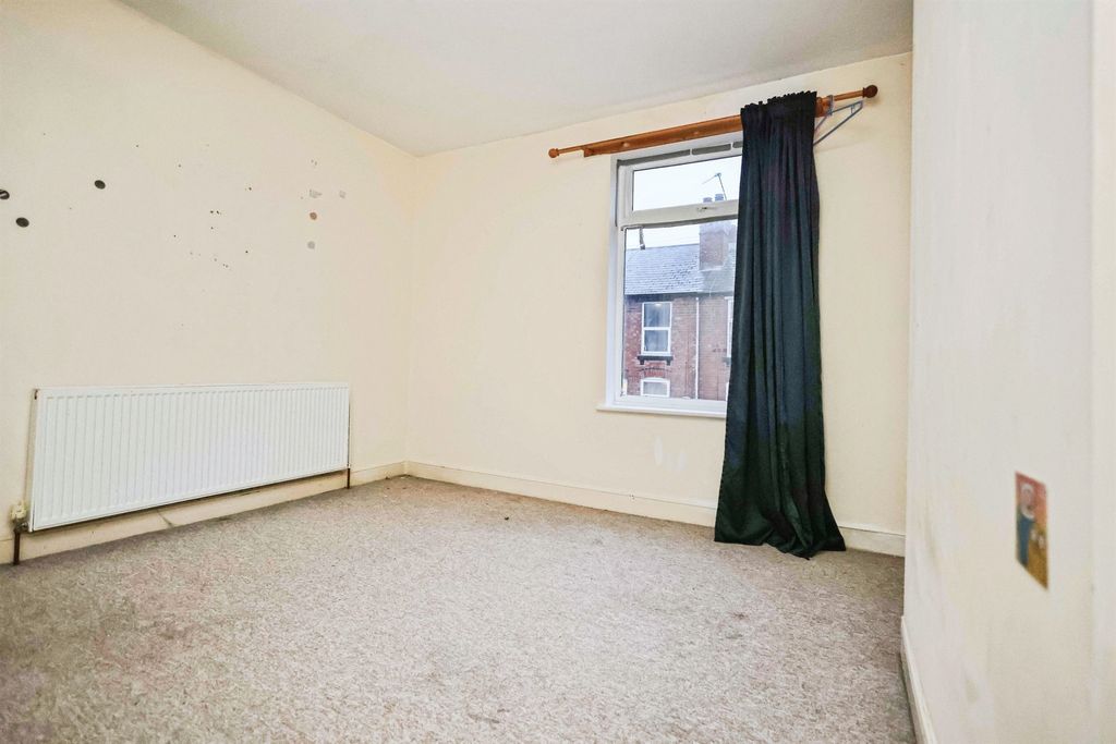 Property photo 3 of 14