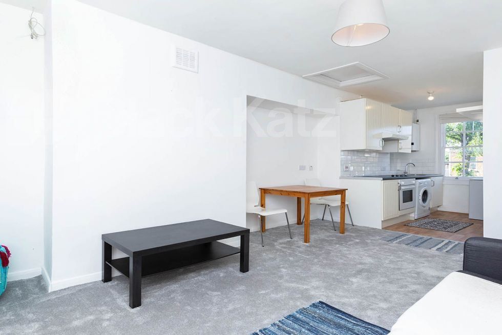 Property photo 3 of 10