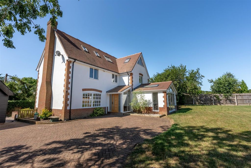 Property photo 1 of 28 Pennington Lane Front 3.Jpg
