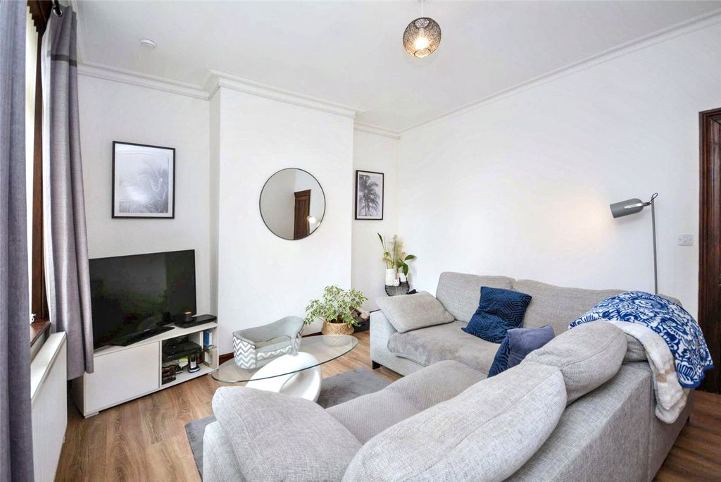 Property photo 2 of 19 Picture No. 26