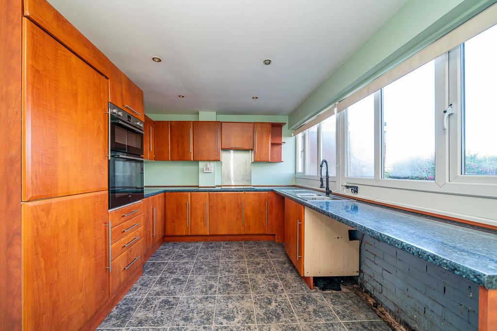 Property photo 3 of 25 Webbs-4.Jpg