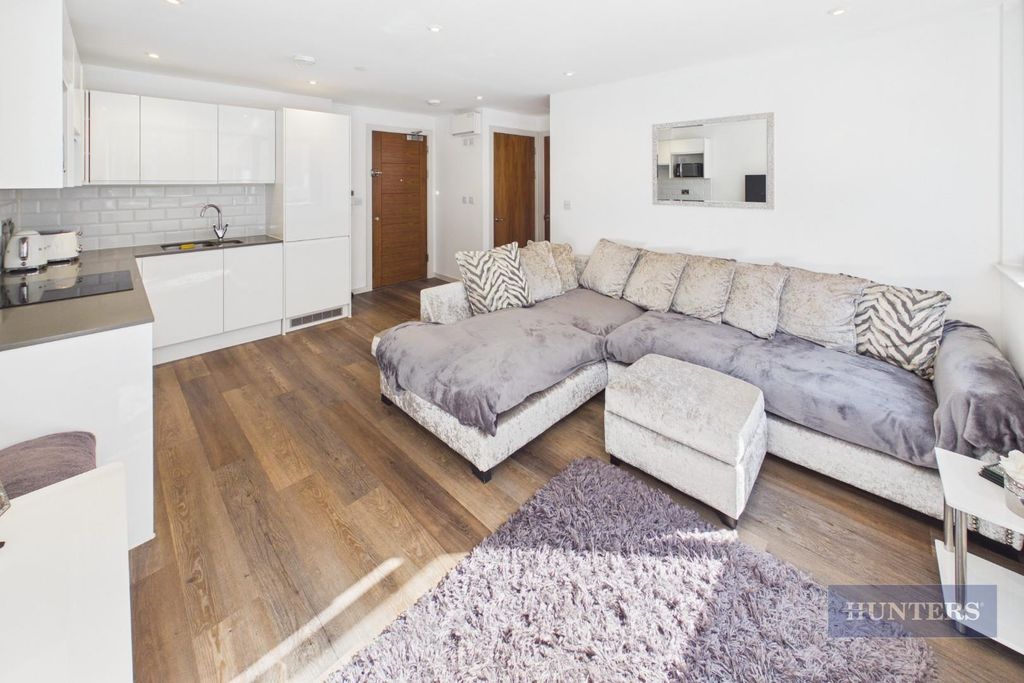 Property photo 2 of 12 Cam05152G0-Pr0531-Still003.Jpg