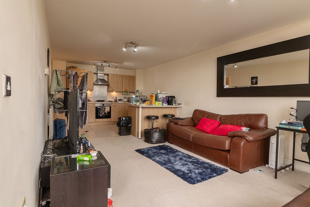 Property photo 2 of 27