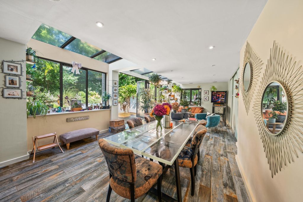 Property photo 1 of 31 Dining Room