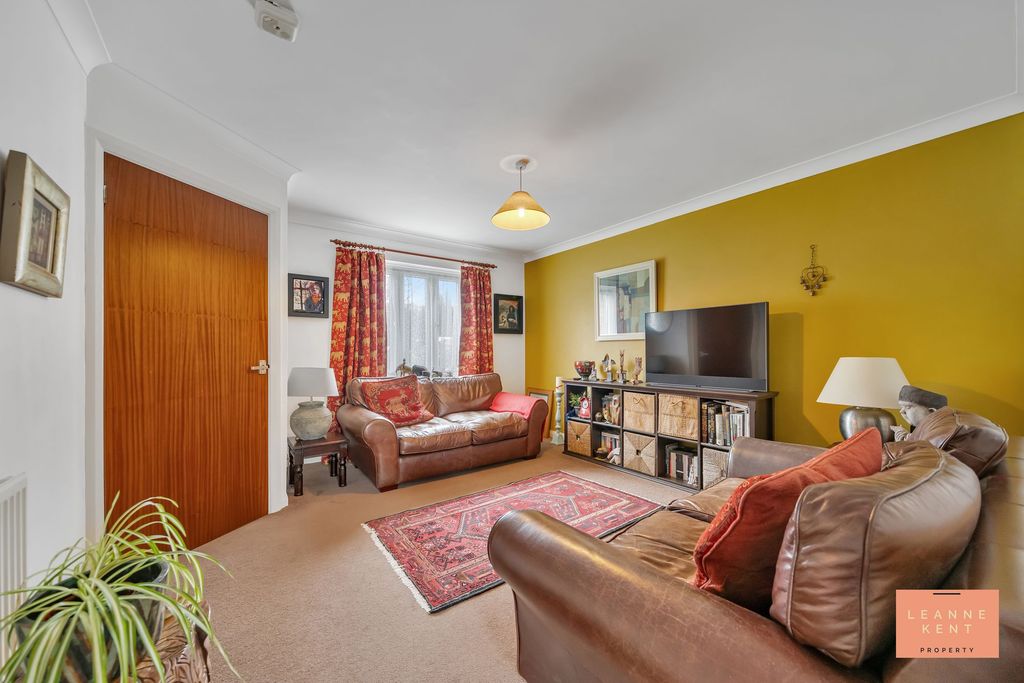 Property photo 2 of 34