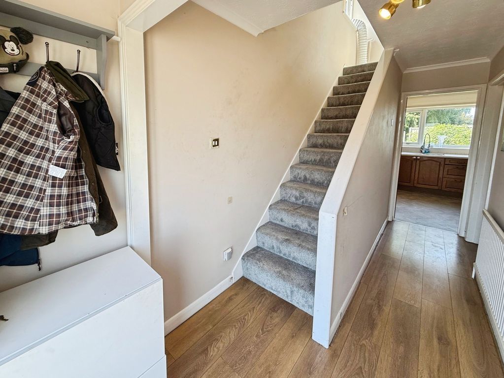 Property photo 2 of 23 Entrance Hall