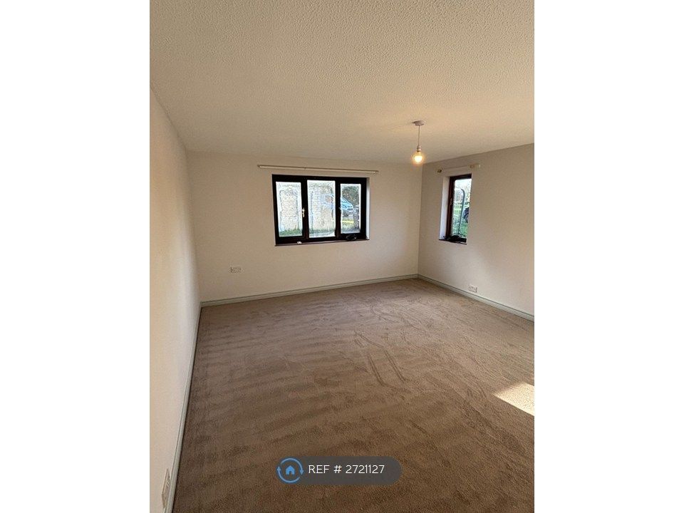 Property photo 1 of 9 Sitting Room