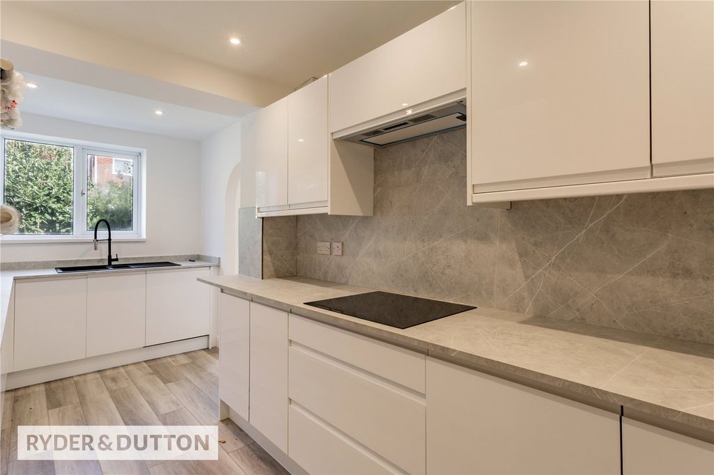 Property photo 3 of 23 Kitchen