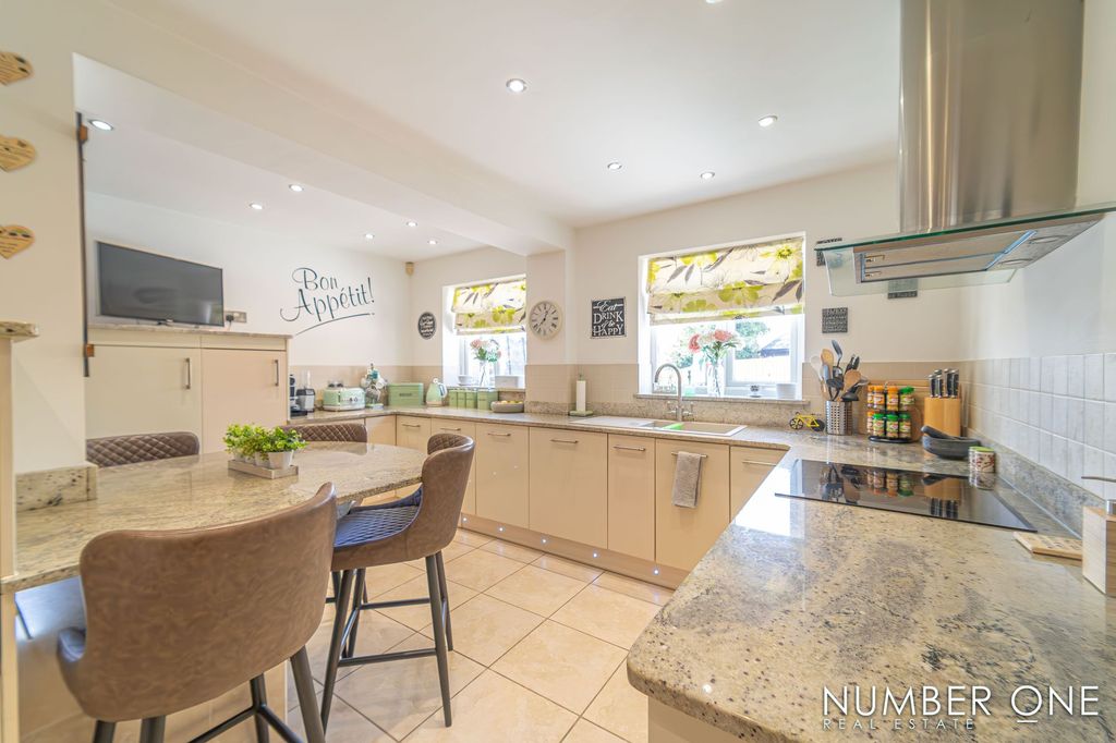 Property photo 2 of 53