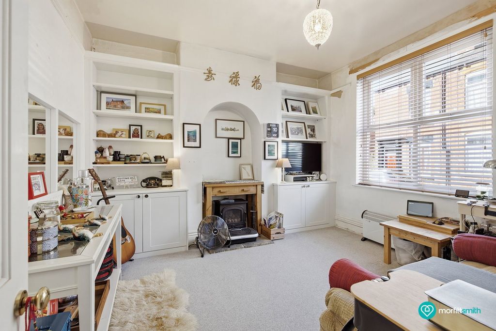 Property photo 2 of 24