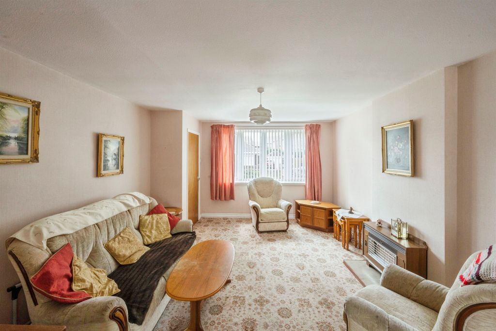 Property photo 2 of 14