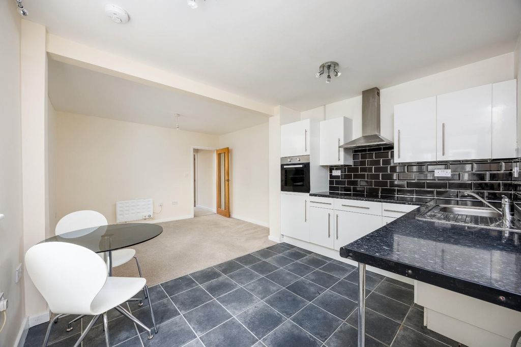 Property photo 2 of 10 Kitchen / Living