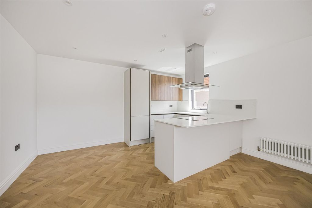 Property photo 2 of 15 7