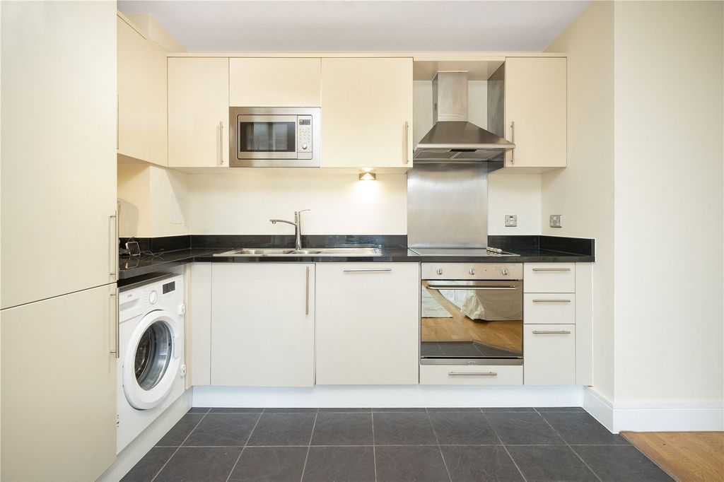 Property photo 2 of 9 Picture No. 04