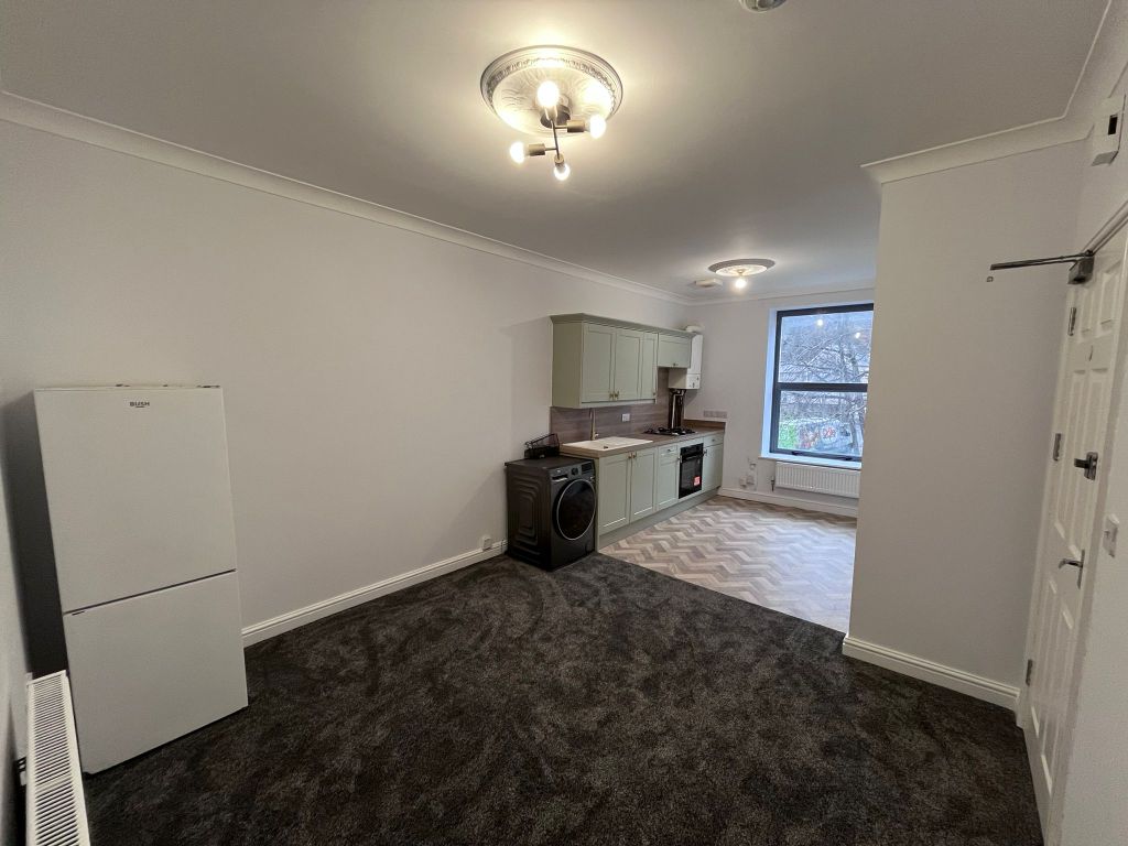 Property photo 2 of 8 Lounge