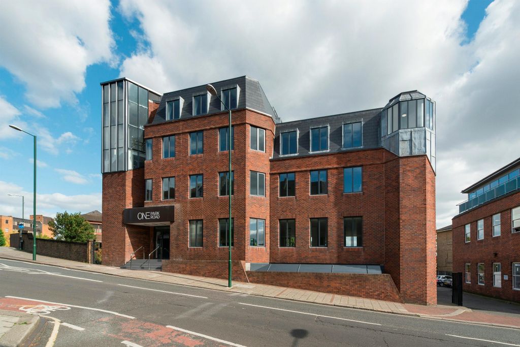 Property photo 1 of 9 1 Park Road, Teddington Tw11