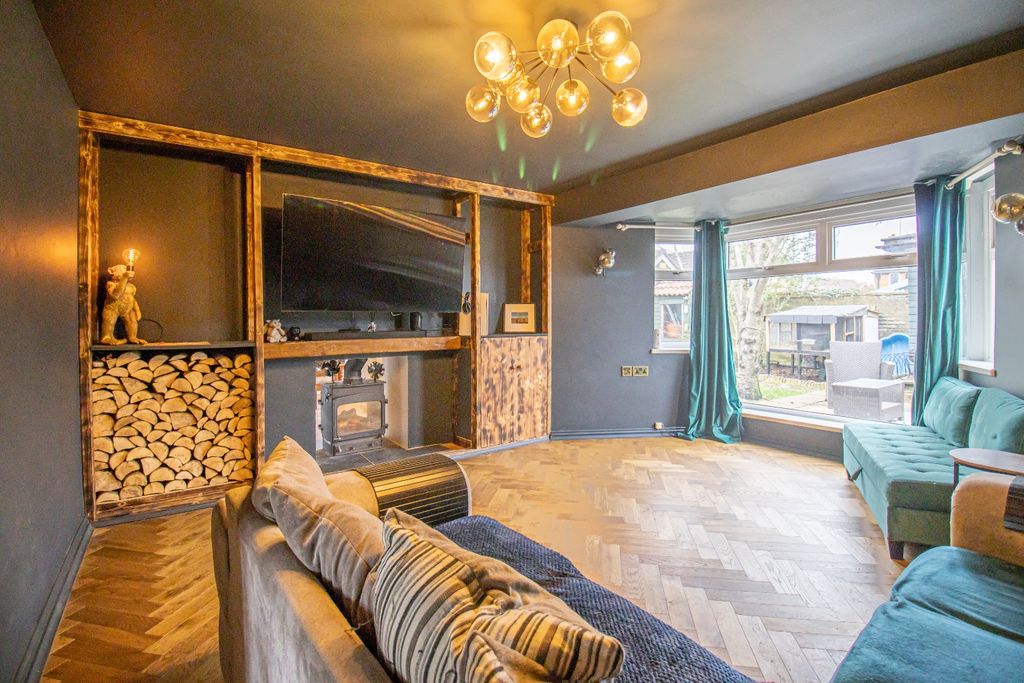 Property photo 2 of 29 4942163