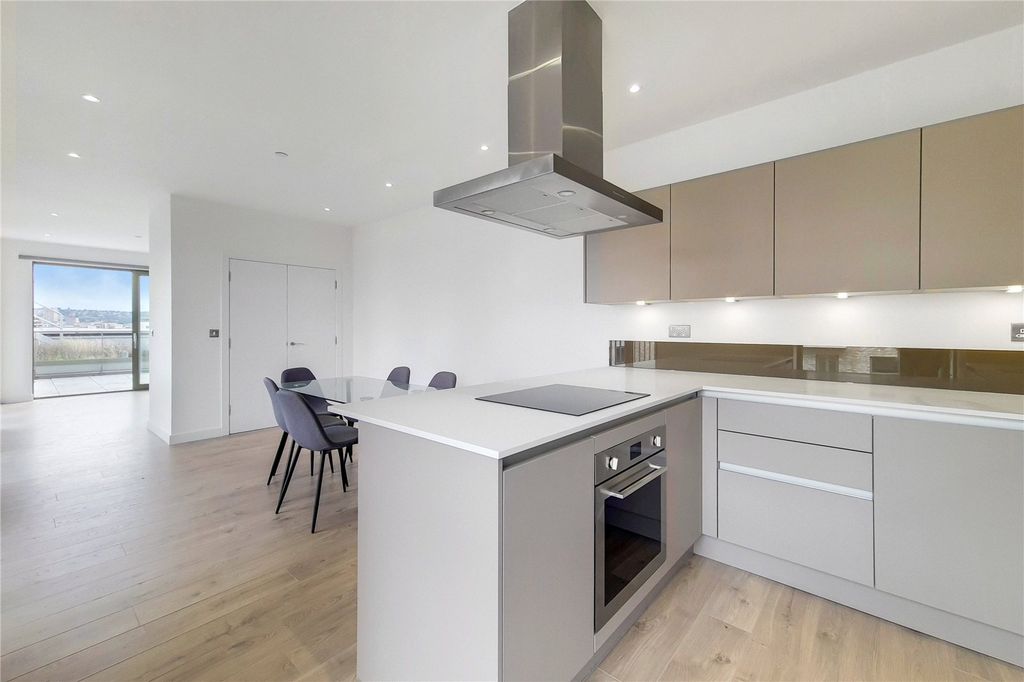 Property photo 3 of 19 Picture No. 26