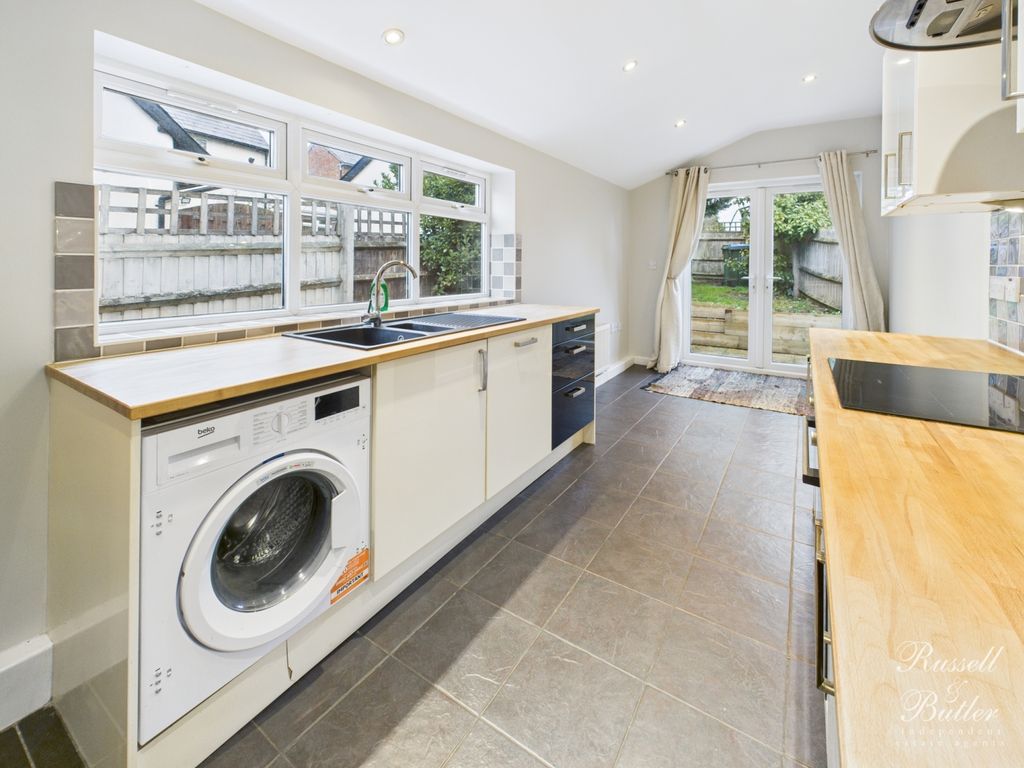 Property photo 3 of 16 Cam02127G0-Pr0361-Still004