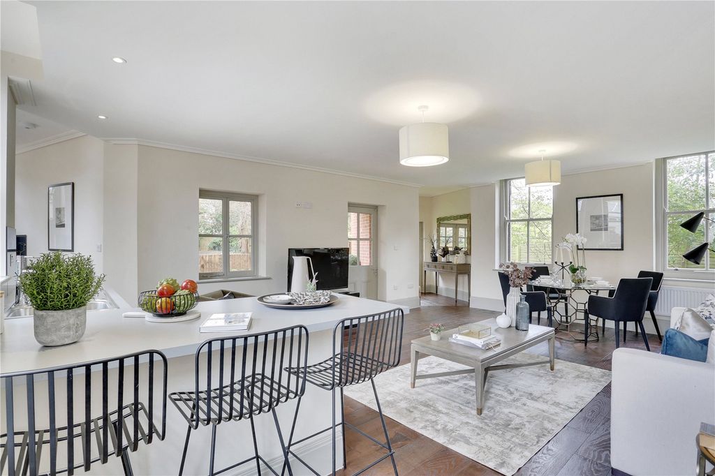 Property photo 3 of 14 Showhome Kitchen