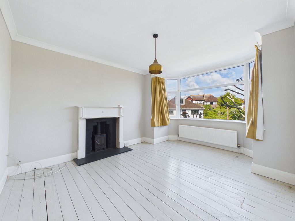 Property photo 2 of 25