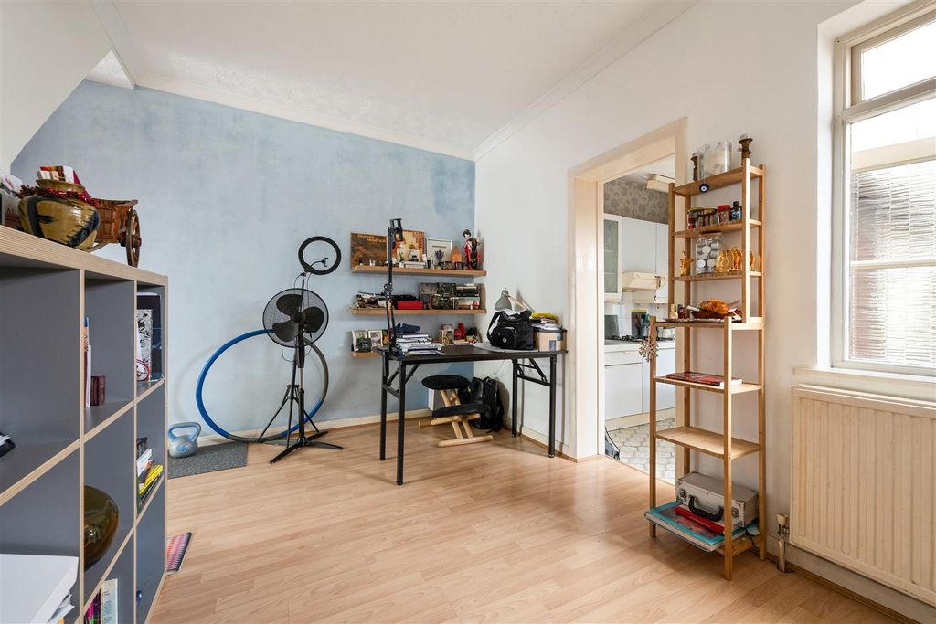 Property photo 3 of 21 Thorpe Road, E7
