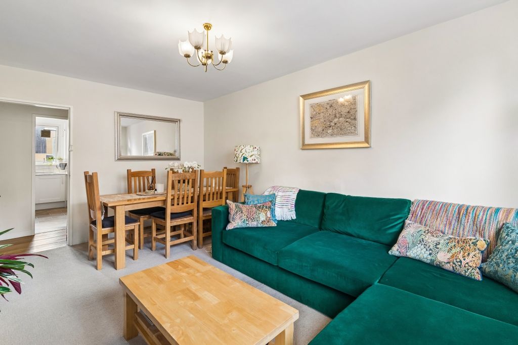 Property photo 3 of 16 2 (57)