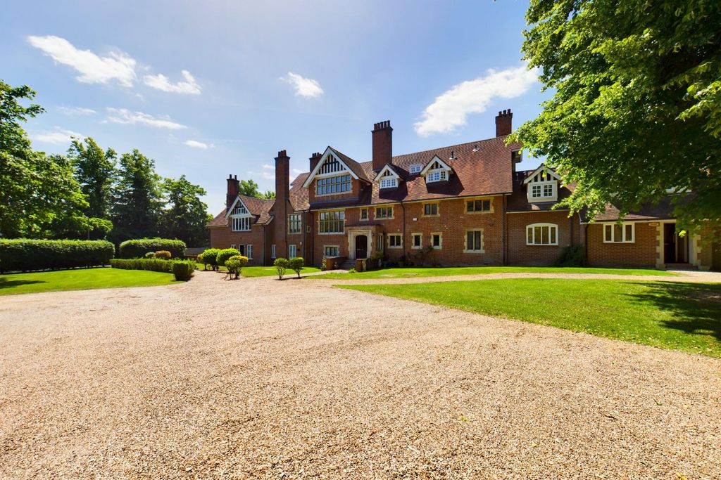 Property photo 1 of 13 Front