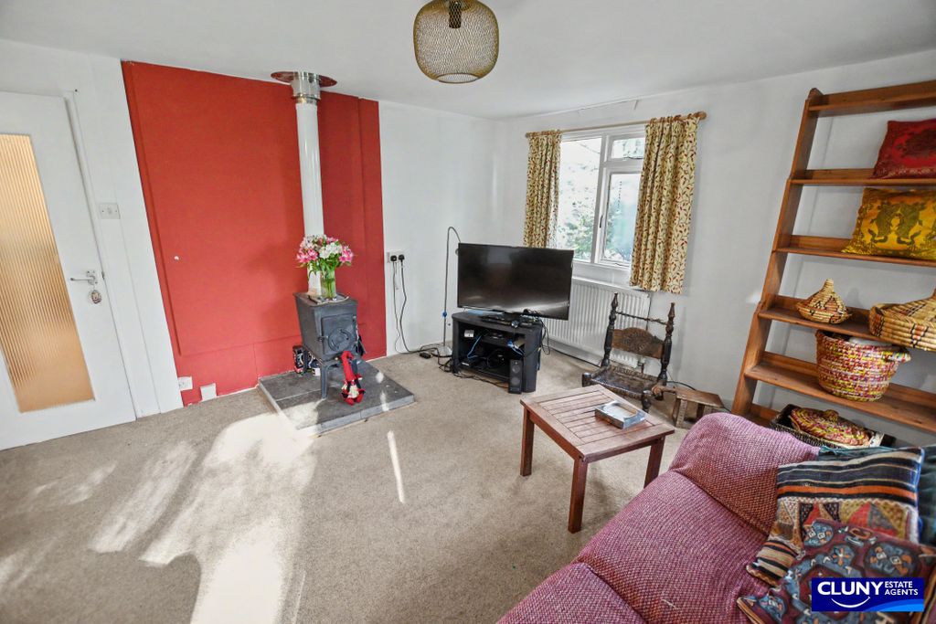 Property photo 3 of 19