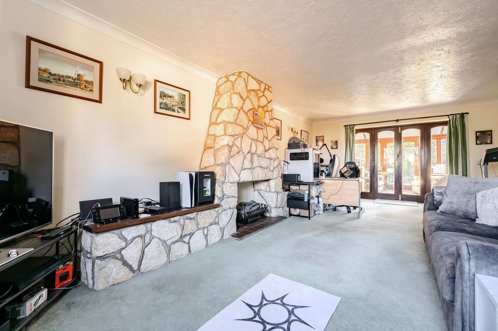 Property photo 3 of 20