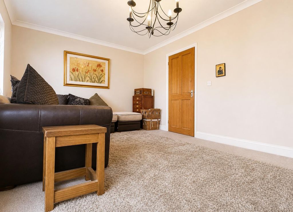 Property photo 3 of 22 97Dcfdf9-5A3B-4A46-A9A2-42Ef266Ca976.Png