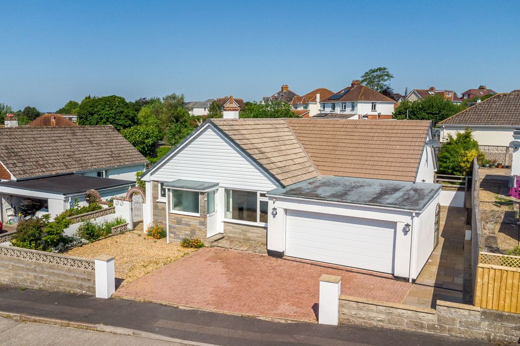Property photo 1 of 31