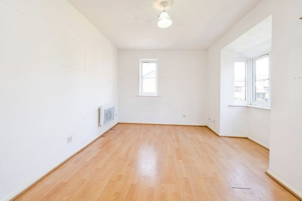 Property photo 2 of 12 Pbox-Img.Jpg