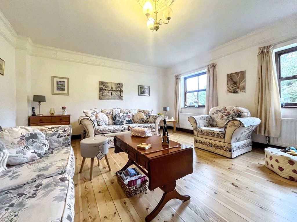 Property photo 2 of 43
