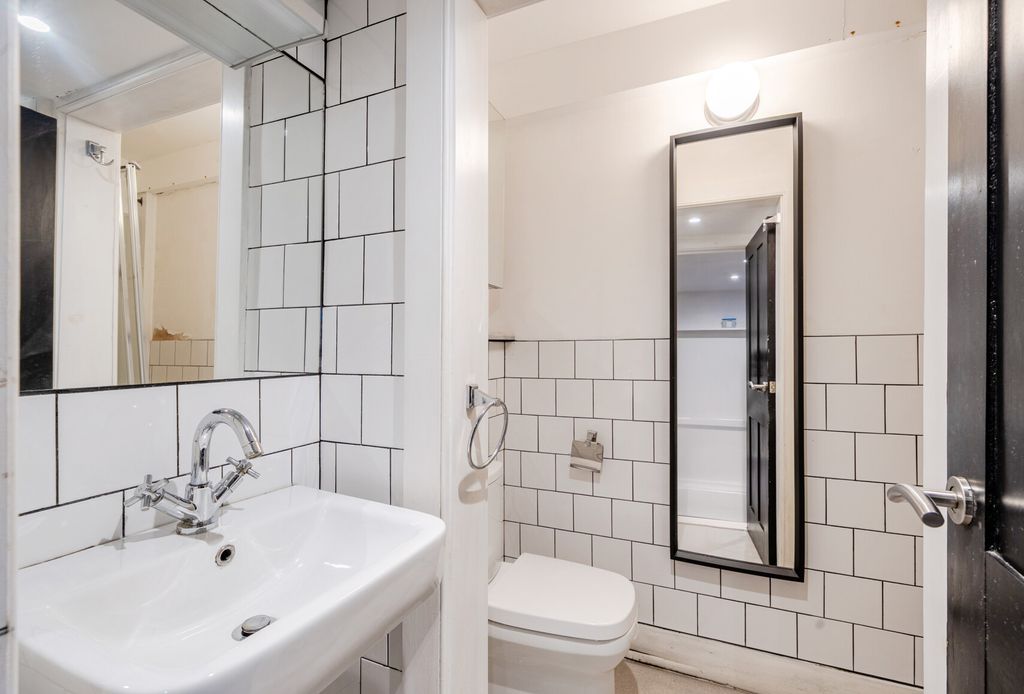 Property photo 2 of 17 1382535-17-691B18...