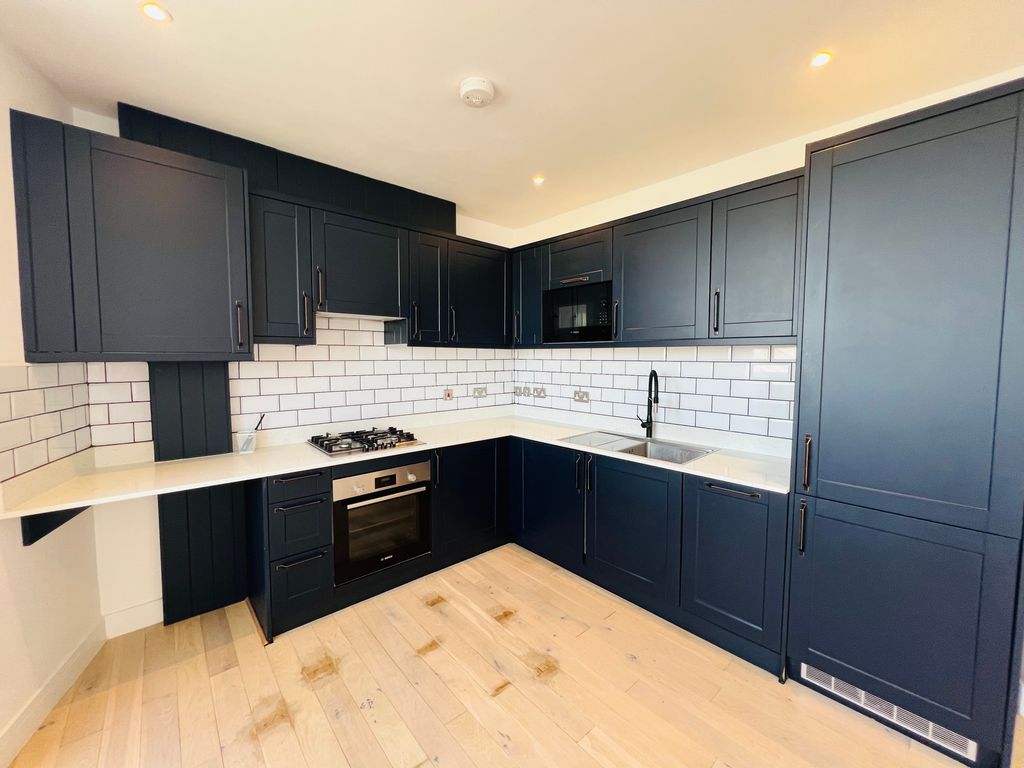 Property photo 2 of 11 Kitchen