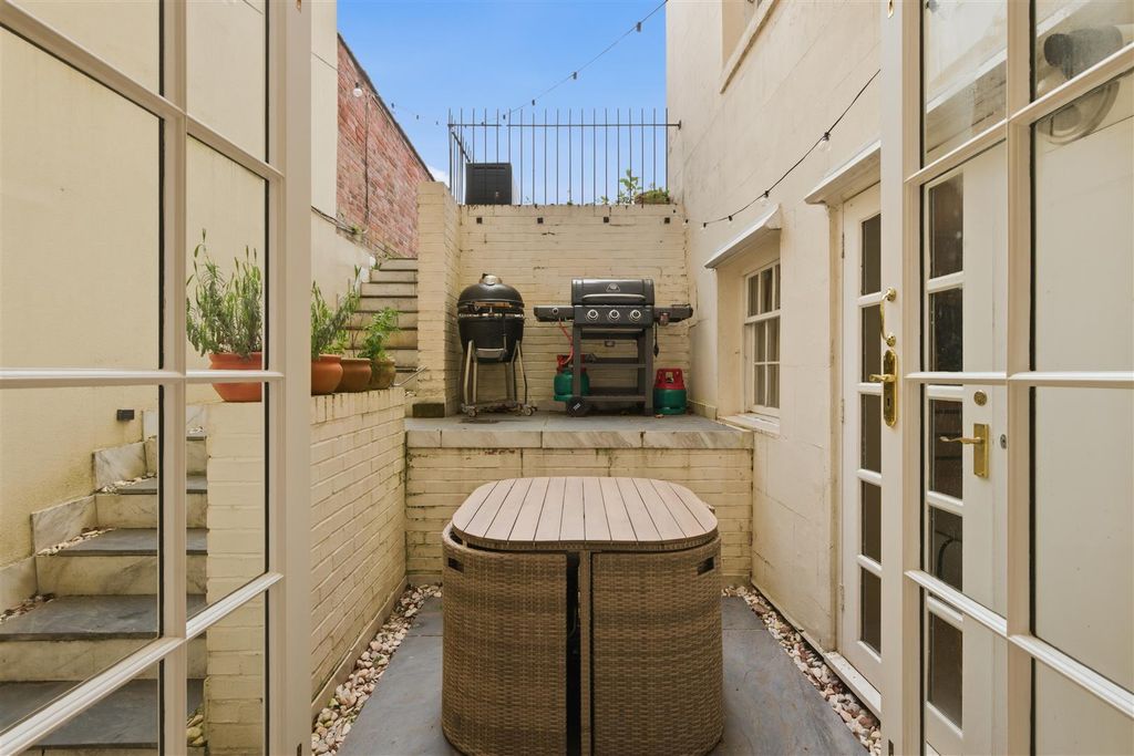 Additional image 19 of 2 bed flat for sale4 Bertie Terrace, Warwick Place, Leamington Spa CV32