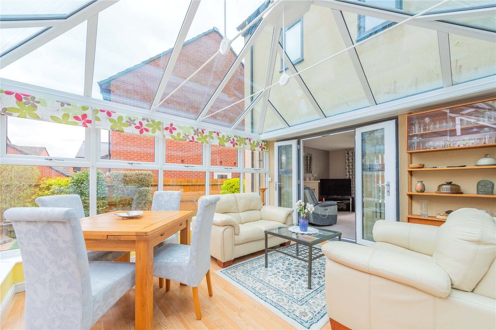 Property photo 2 of 49 Picture No. 33