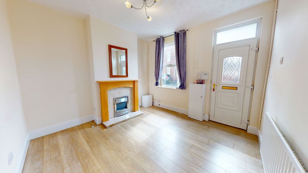 Property photo 2 of 8